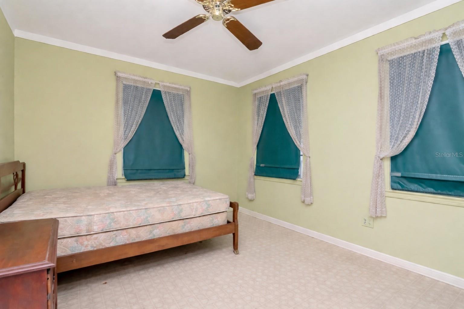 Listing photo id 5 for 817 Ohio Avenue