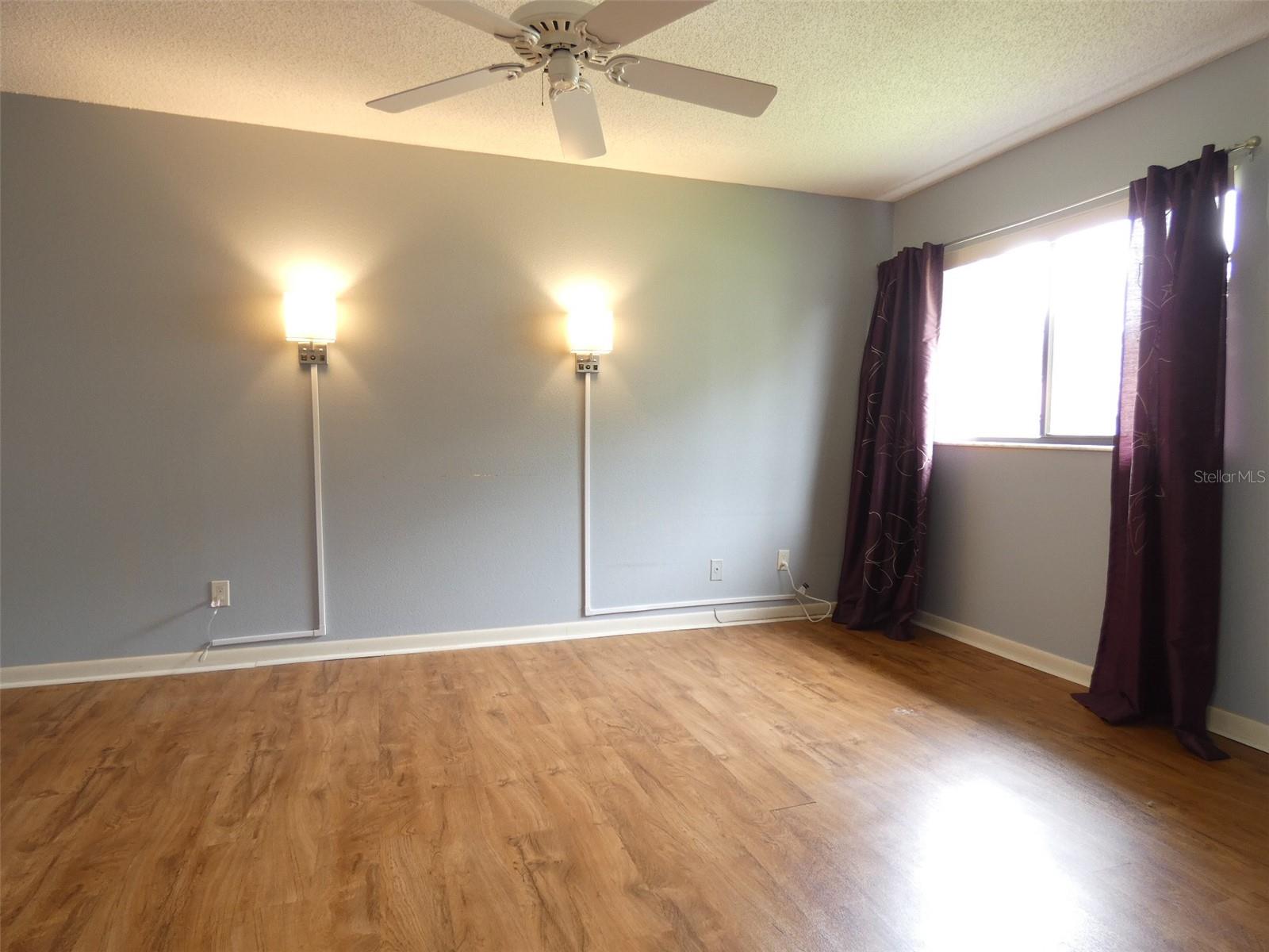 Image 10 of 42 For 7933 Pine Drive 37