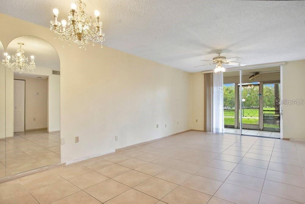 Image 10 of 47 For 1328 Pasadena Avenue S 104