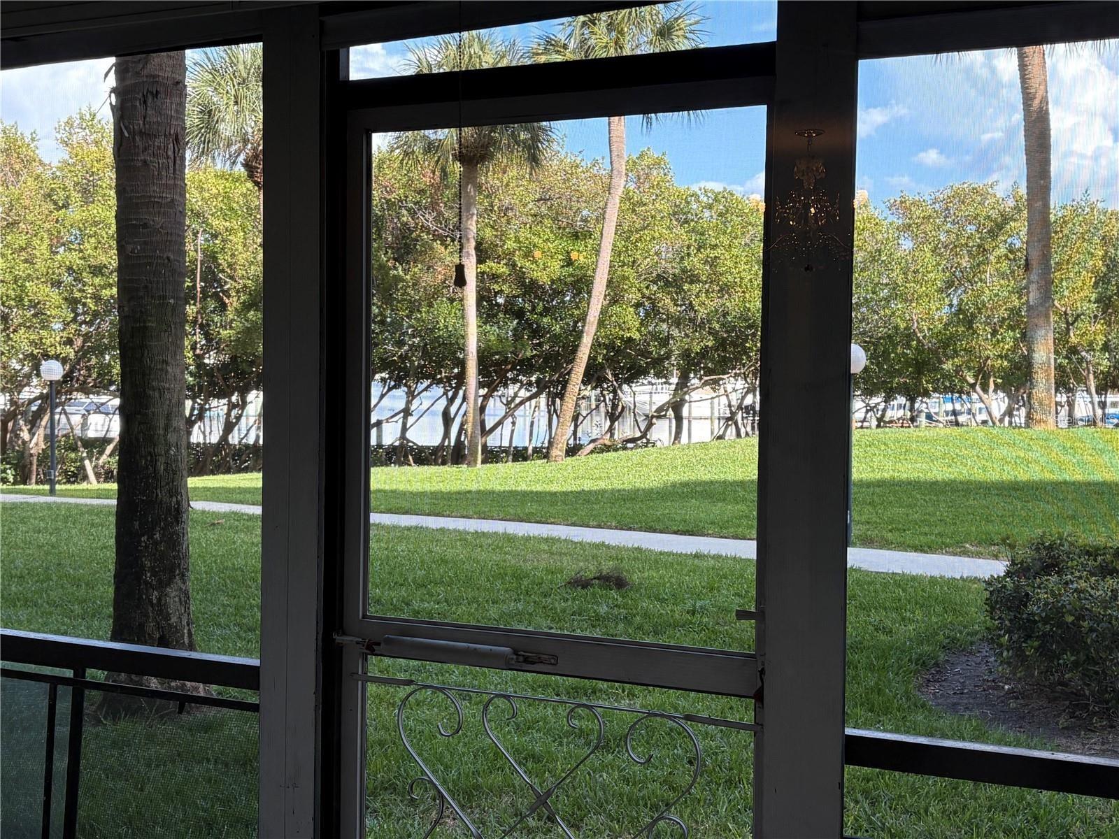 Image 11 of 47 For 1328 Pasadena Avenue S 104