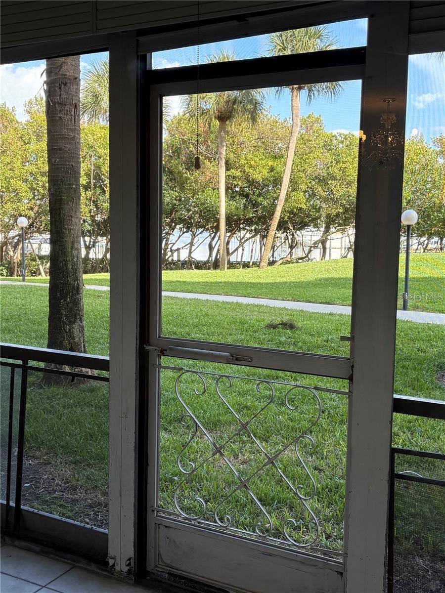 Image 12 of 47 For 1328 Pasadena Avenue S 104