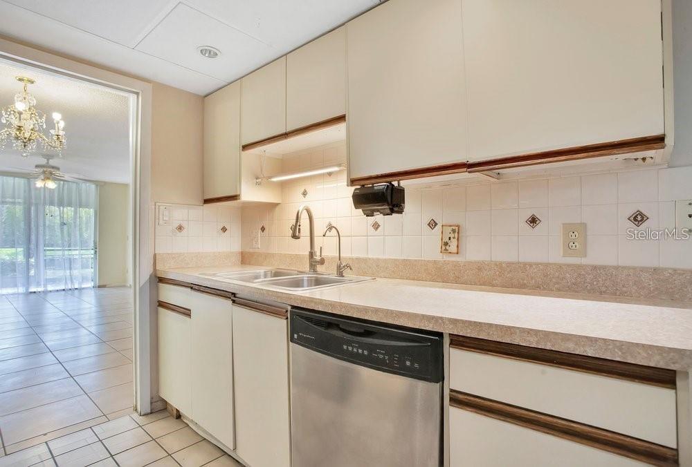 Image 5 of 47 For 1328 Pasadena Avenue S 104