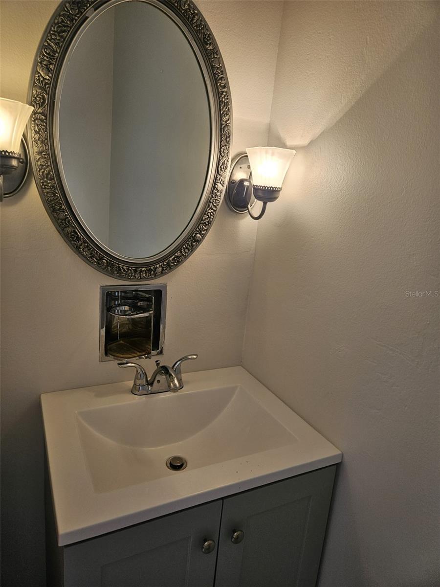 Image 11 of 36 For 2700 Bayshore Boulevard 2b