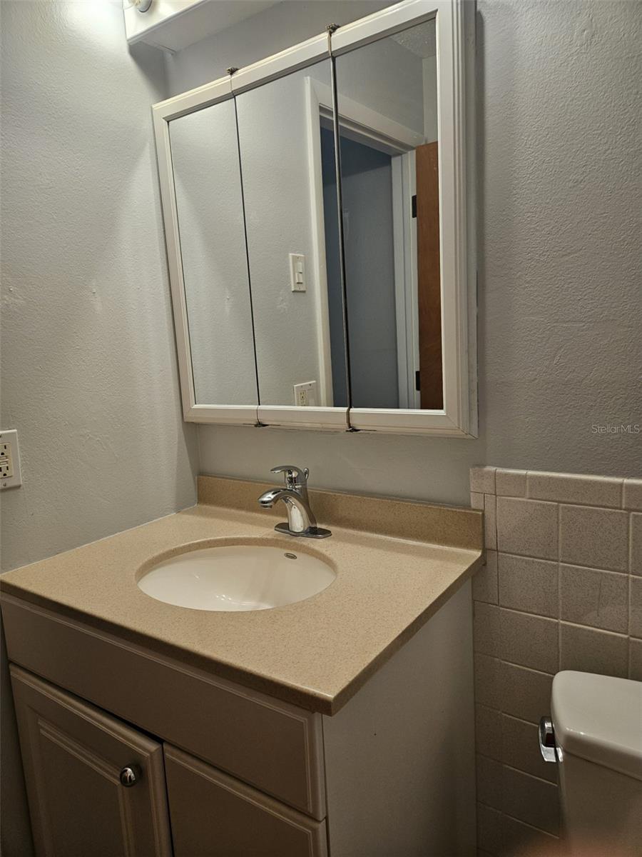 Image 21 of 36 For 2700 Bayshore Boulevard 2b