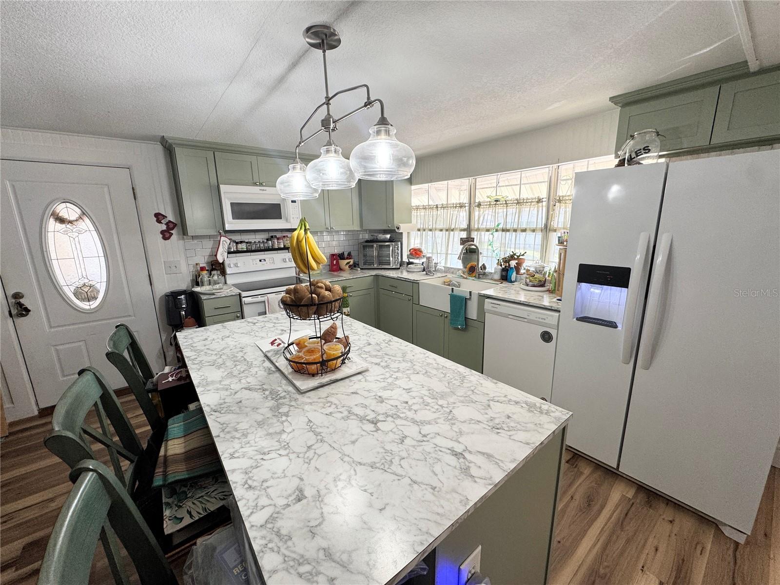 Image 3 of 27 For 38437 Beniger Drive