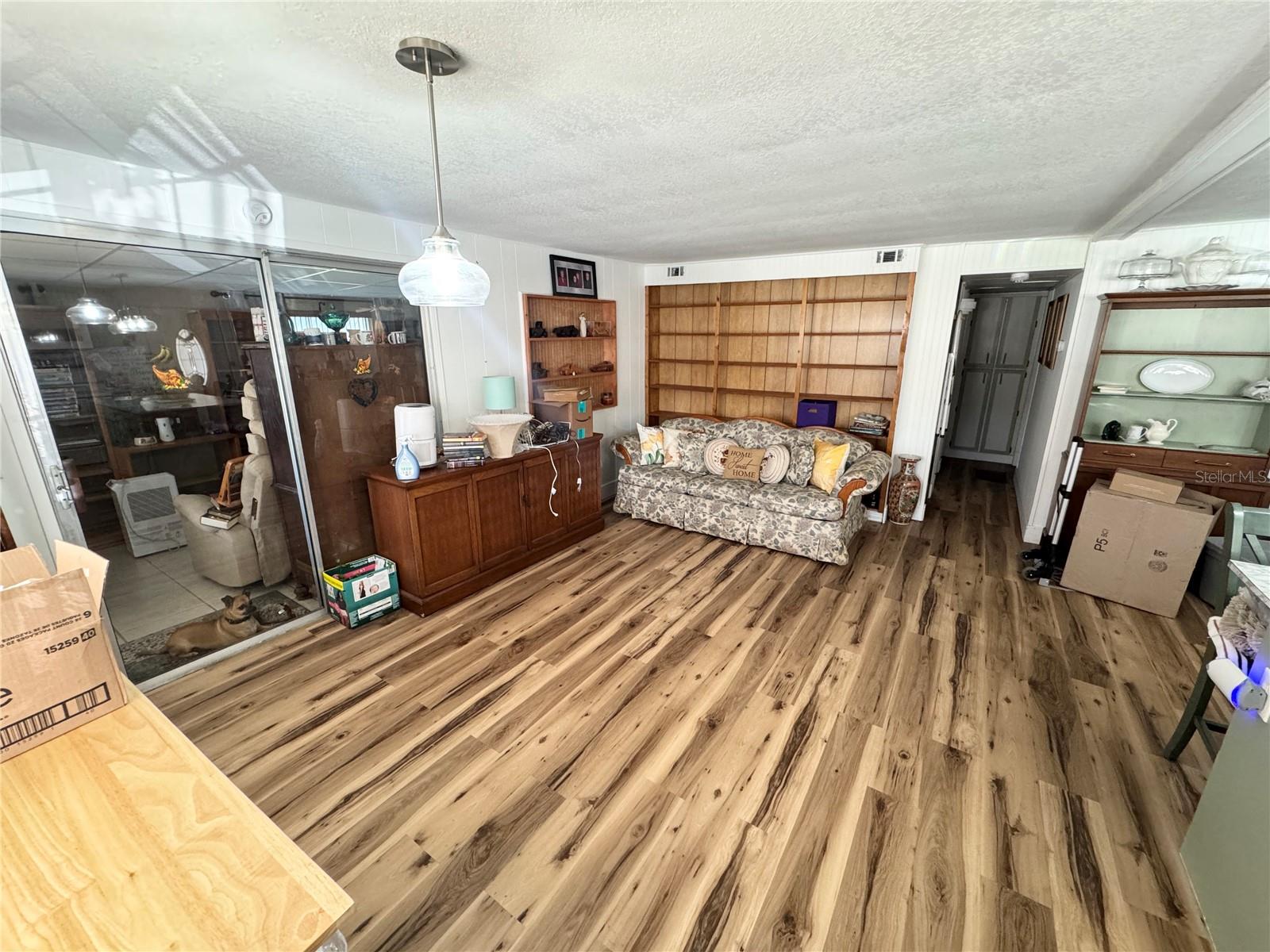 Image 8 of 27 For 38437 Beniger Drive