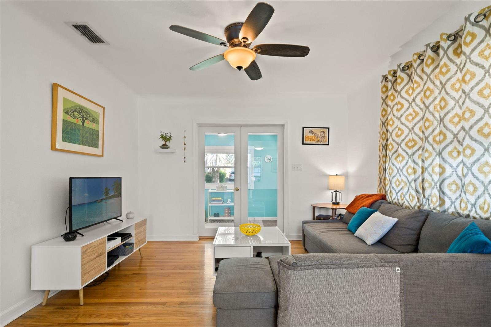 Listing photo id 8 for 5020 Oxford Avenue N