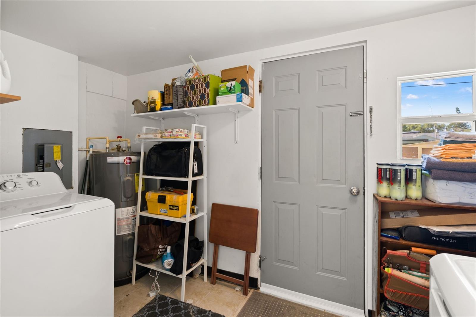 Listing photo id 21 for 5020 Oxford Avenue N