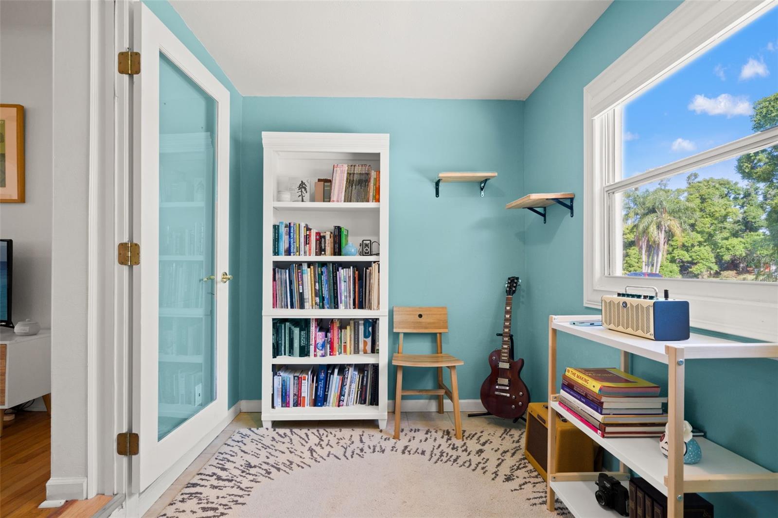 Listing photo id 4 for 5020 Oxford Avenue N