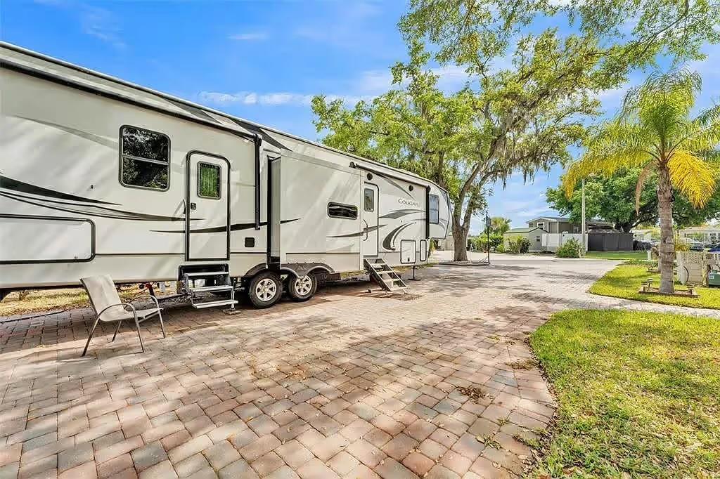 Image 3 of 10 For 16329 Cherry Tree Court