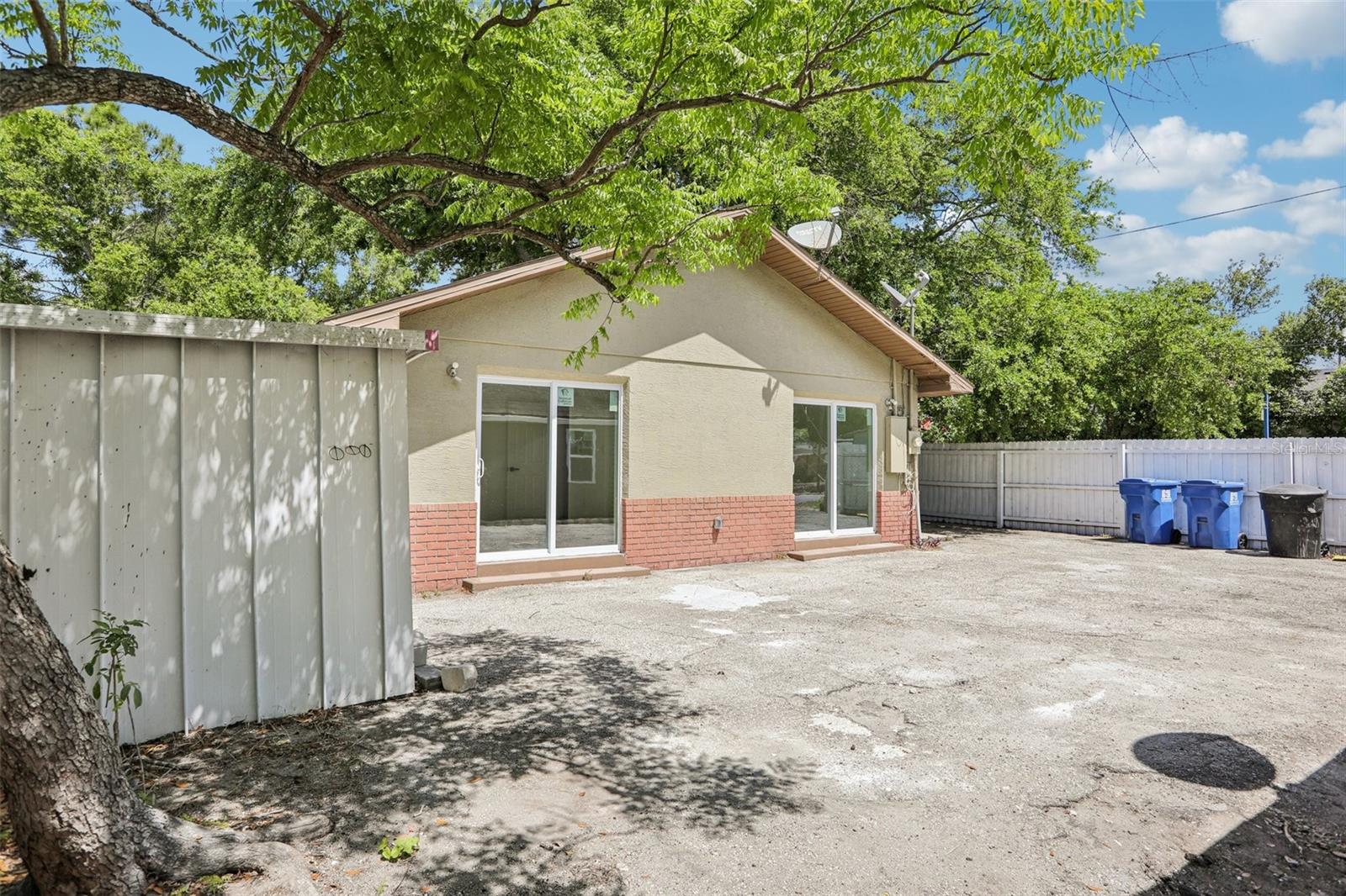 Listing photo id 25 for 2800 13th Avenue N