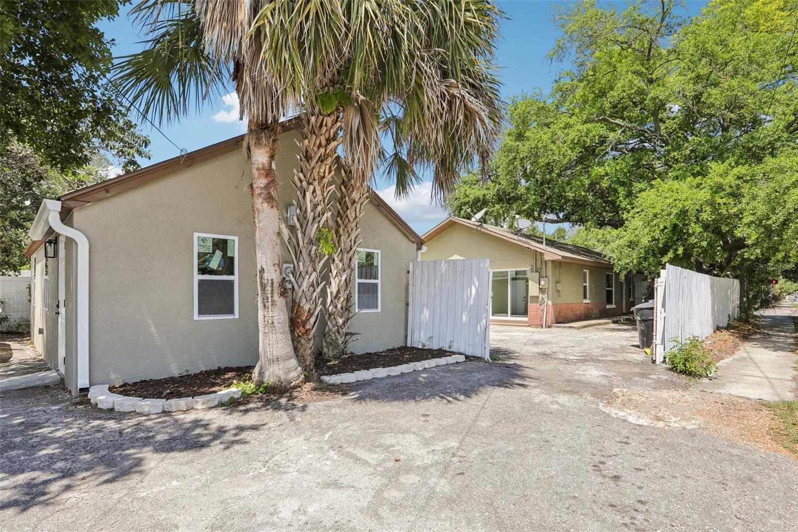 Listing photo id 27 for 2800 13th Avenue N