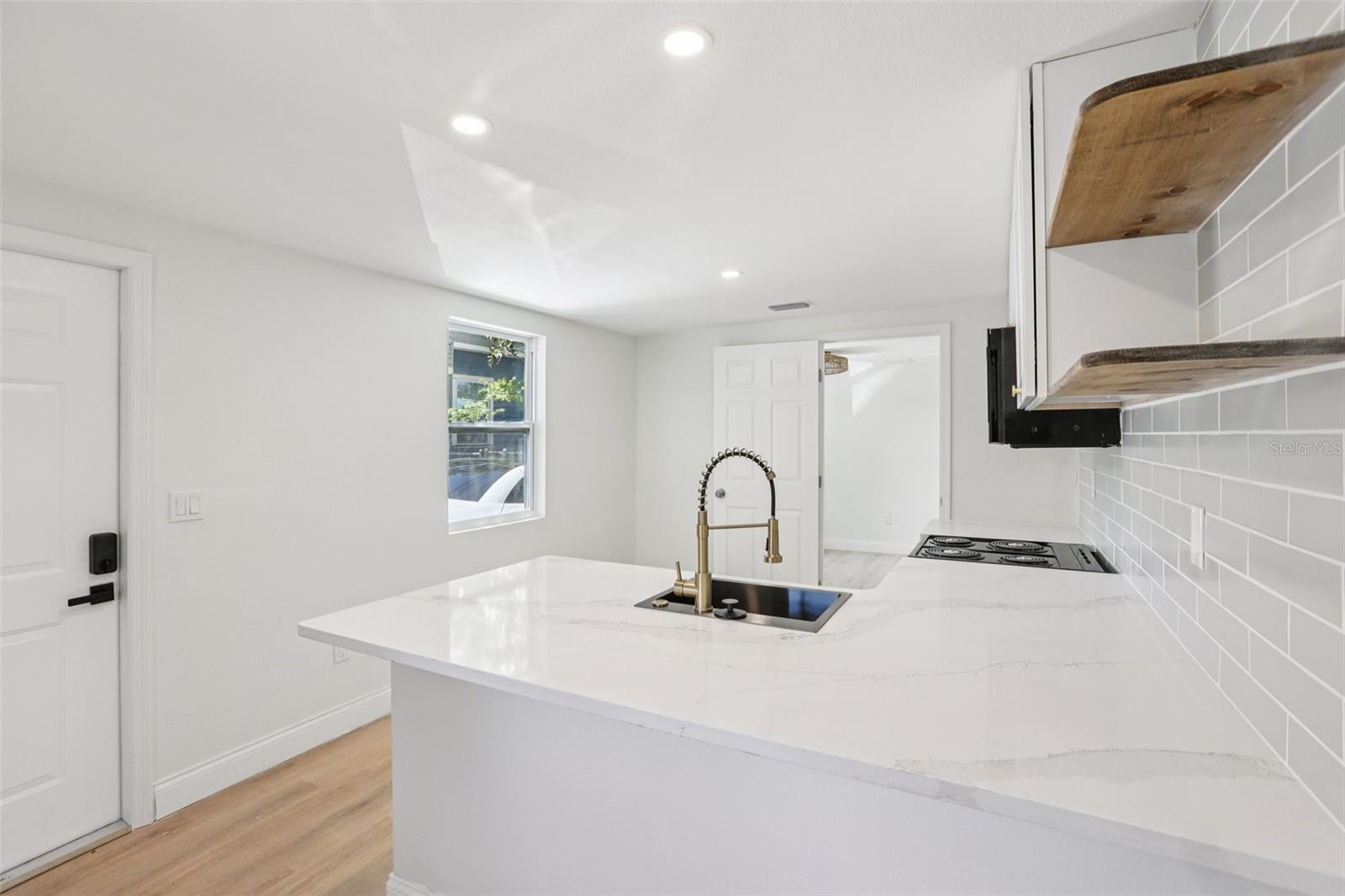 Listing photo id 29 for 2800 13th Avenue N