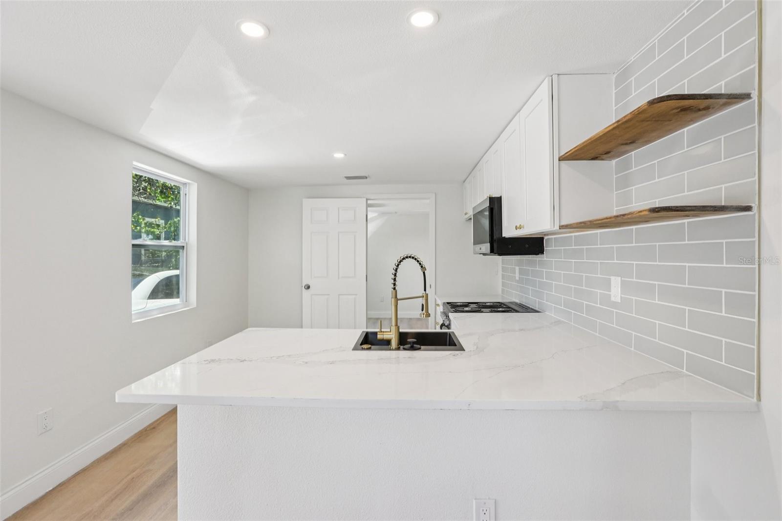 Listing photo id 33 for 2800 13th Avenue N