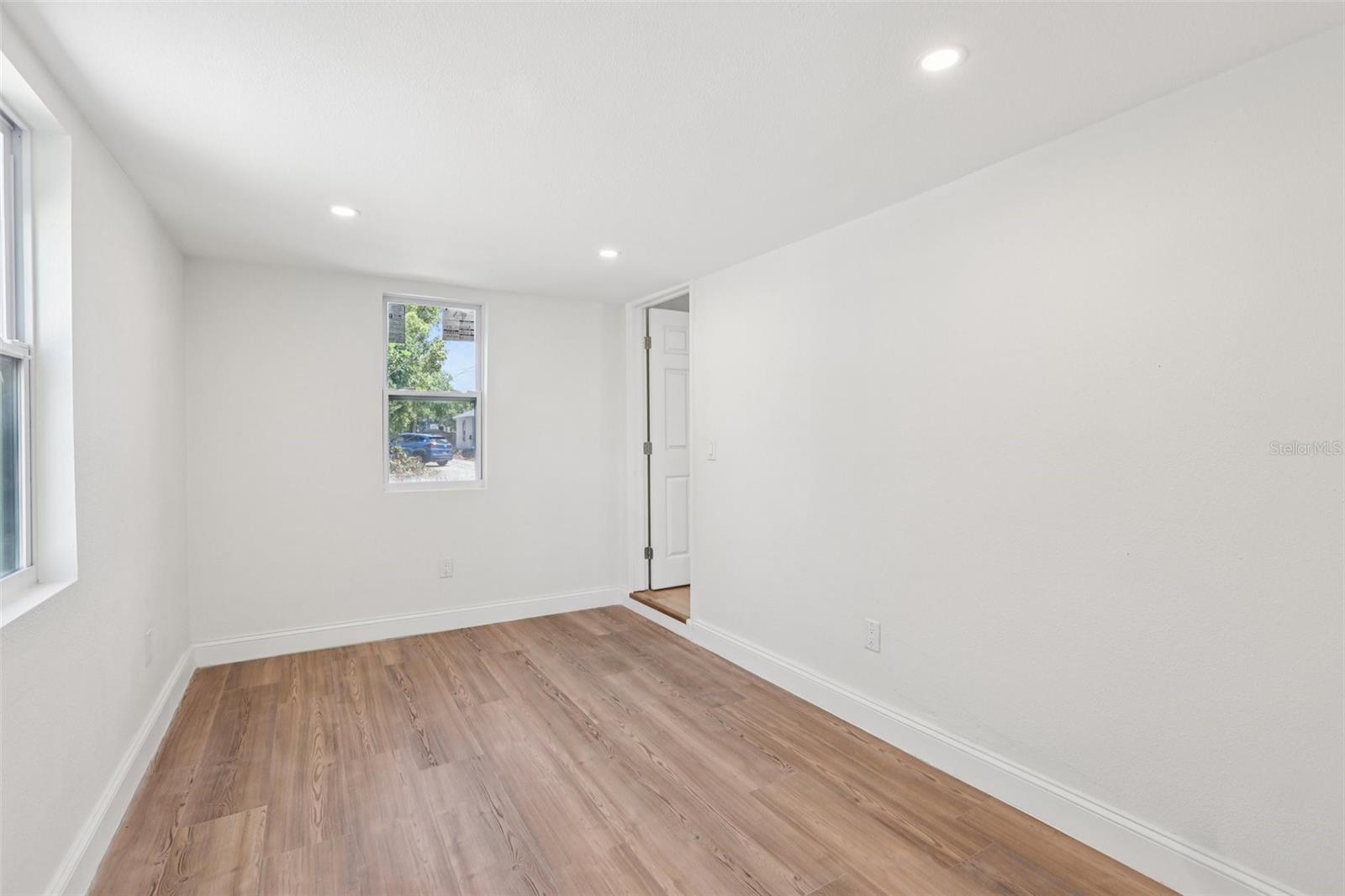 Listing photo id 36 for 2800 13th Avenue N