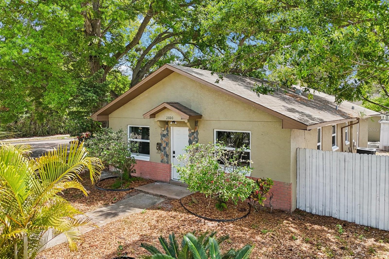 Listing photo id 43 for 2800 13th Avenue N