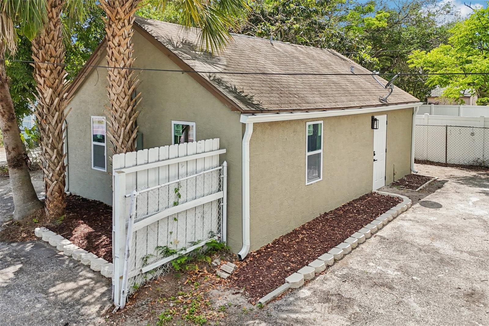 Listing photo id 45 for 2800 13th Avenue N