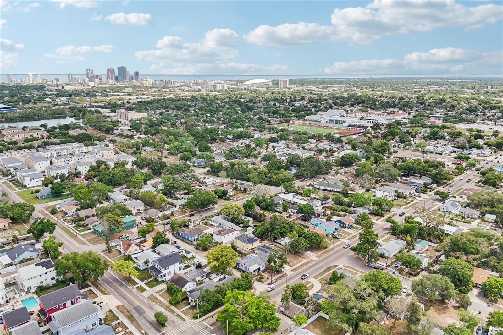 Listing photo id 50 for 2800 13th Avenue N