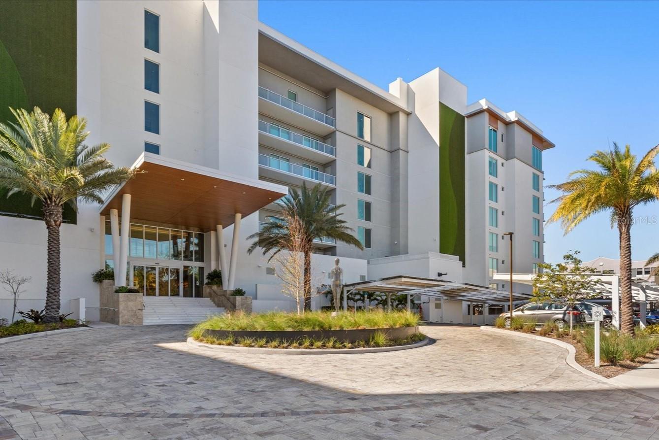 Listing photo id 7 for 1028 Sunset Point Road R9