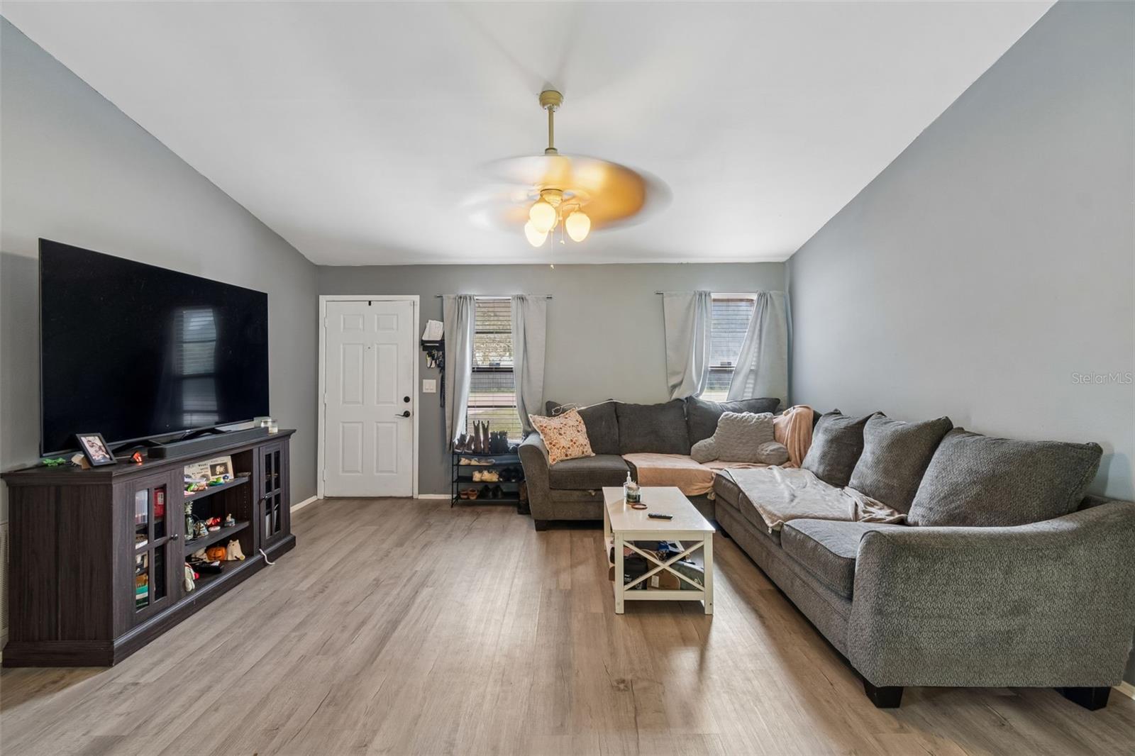 Image 10 of 53 For 9917 Lake Drive