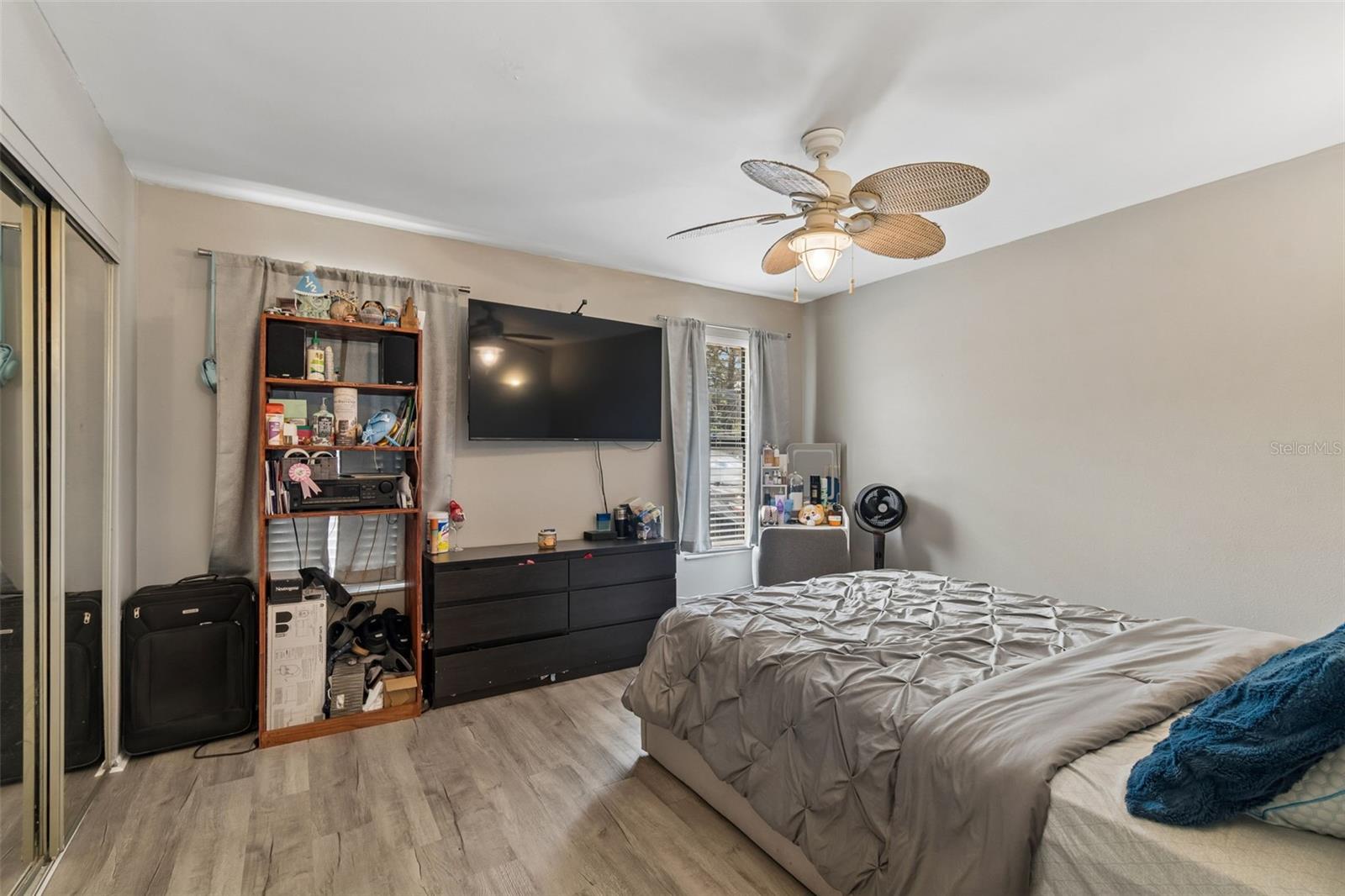 Image 23 of 53 For 9917 Lake Drive