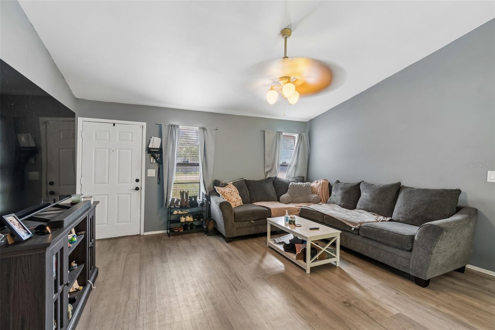 Image 9 of 53 For 9917 Lake Drive