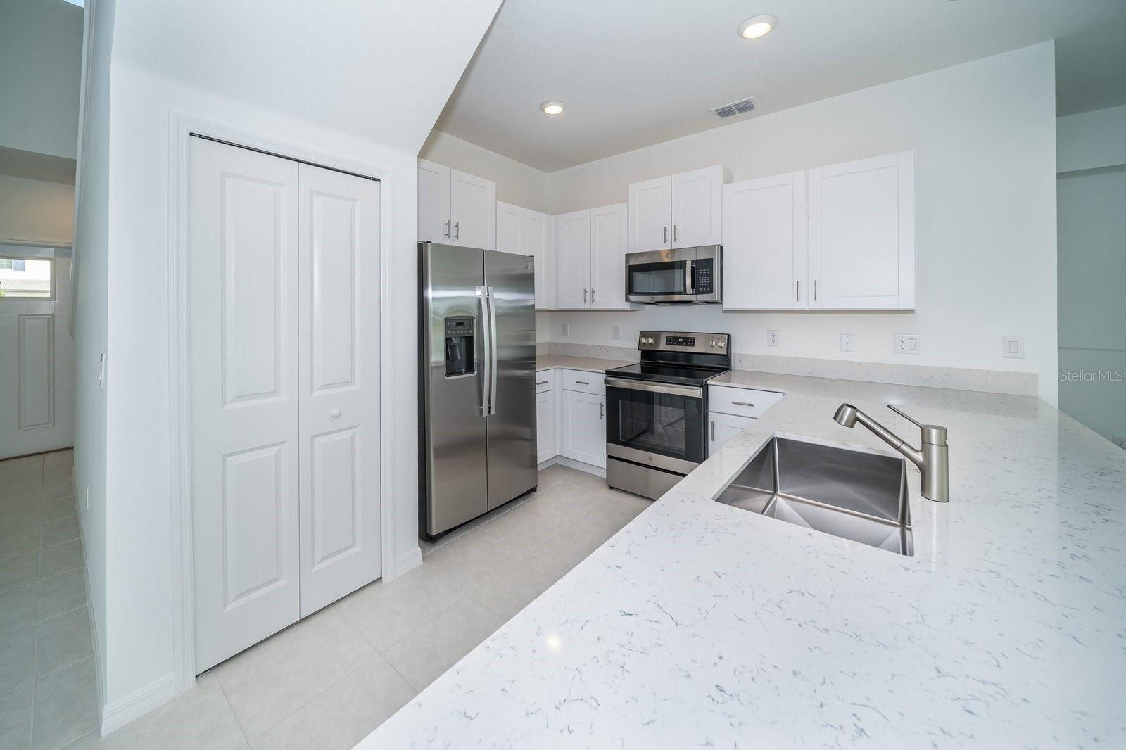 Image 14 of 39 For 32134 Powderpuff Mimosa Drive