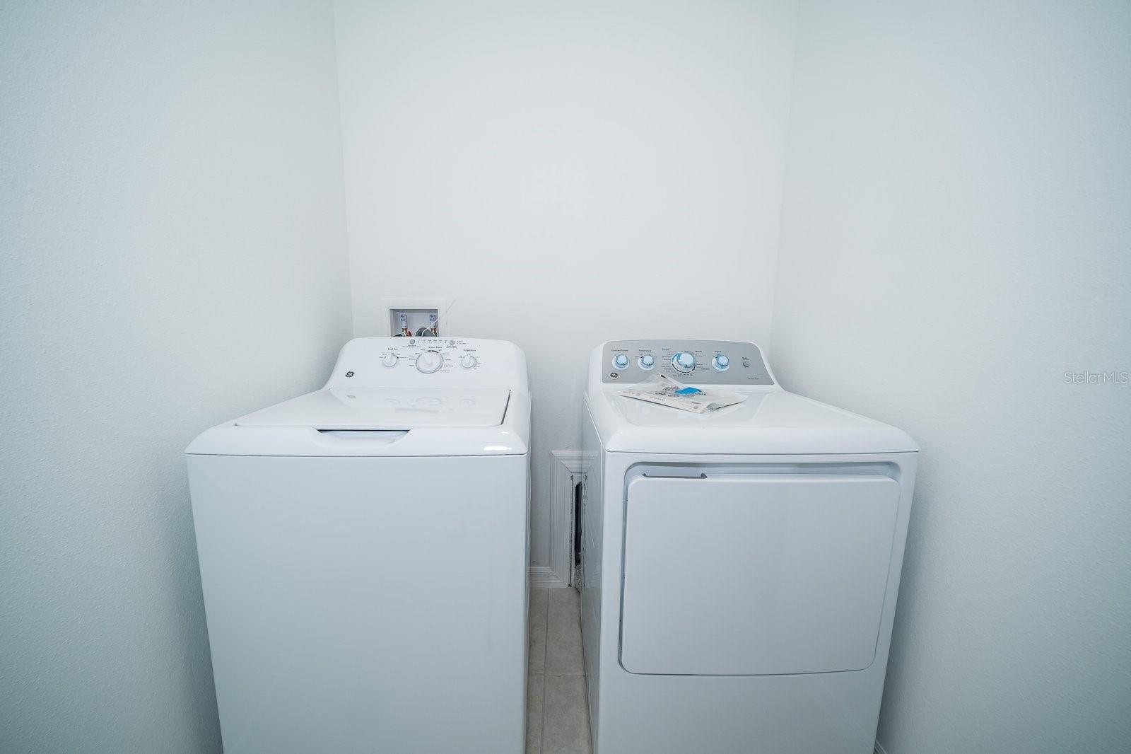 Image 20 of 39 For 32134 Powderpuff Mimosa Drive