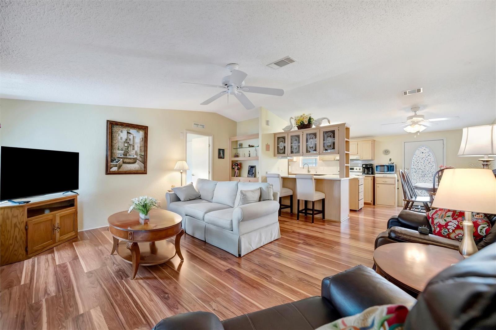 Image 16 of 28 For 211 Port Royal Lane 523