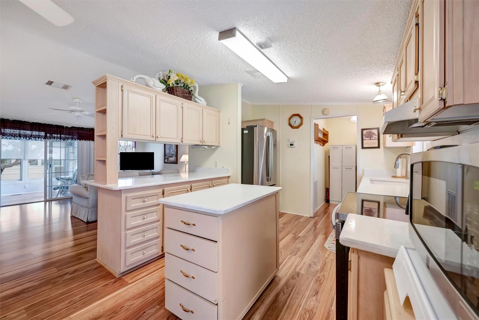 Image 22 of 28 For 211 Port Royal Lane 523