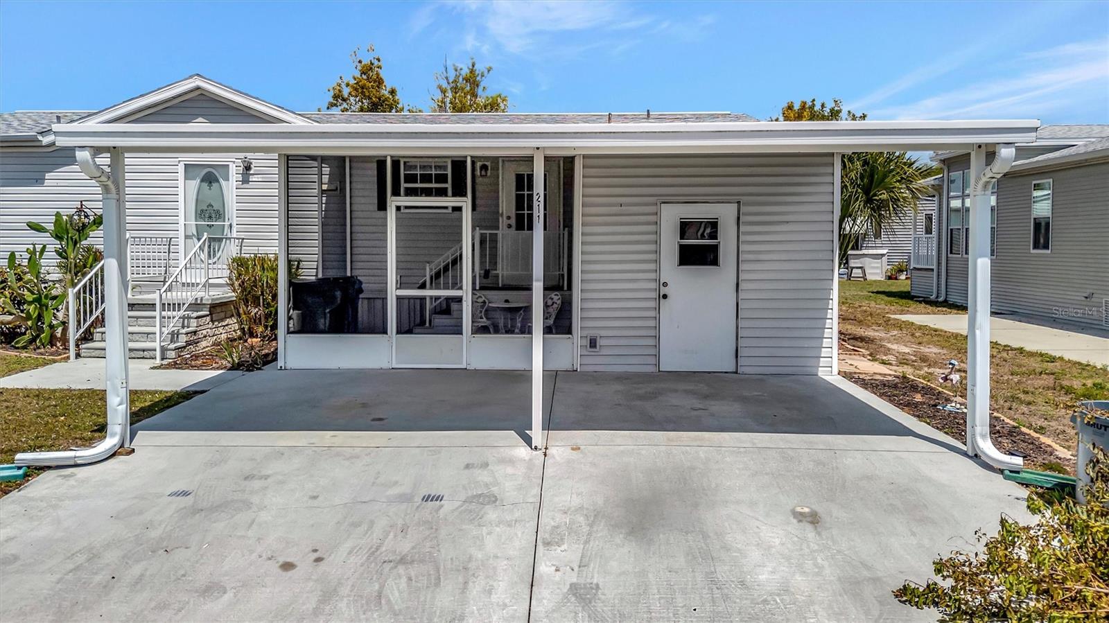 Image 4 of 28 For 211 Port Royal Lane 523