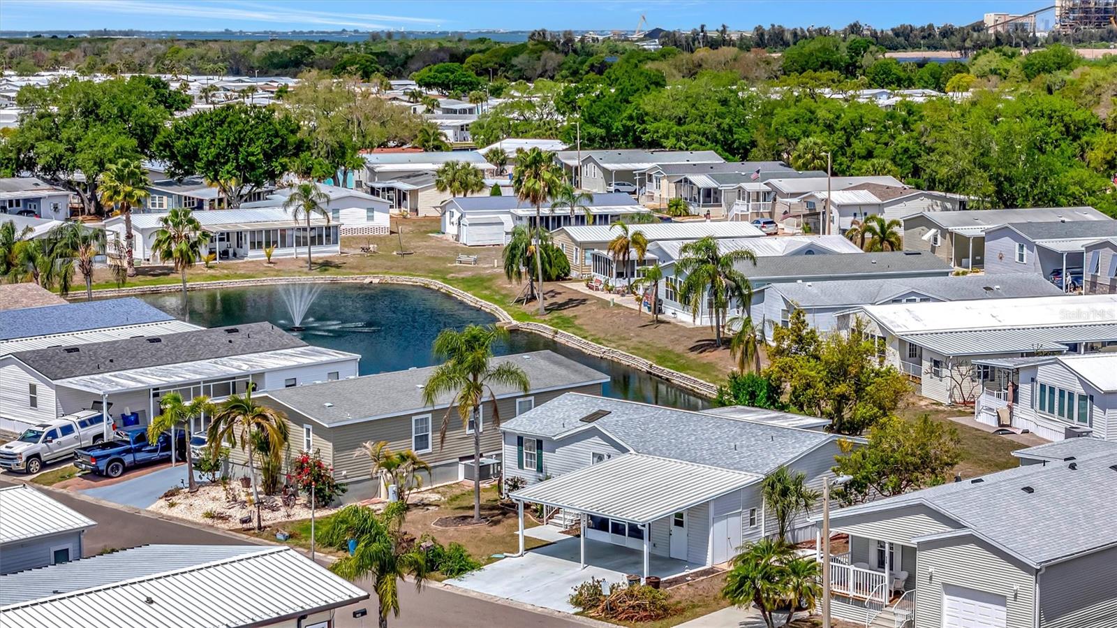 Image 7 of 28 For 211 Port Royal Lane 523