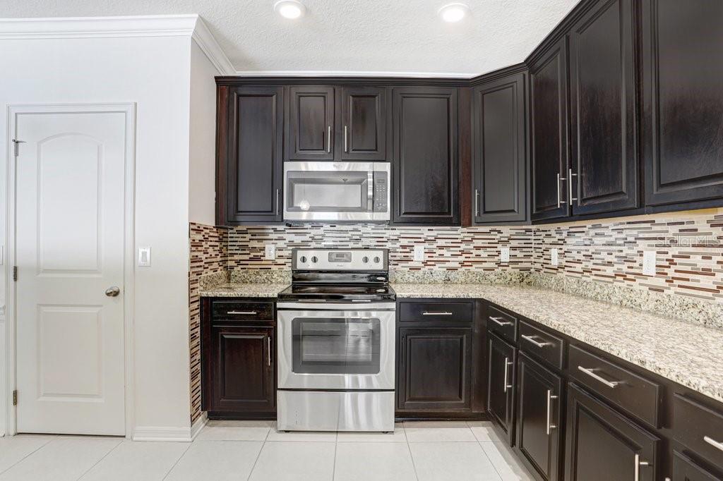 Image 14 of 39 For 6431 Bradford Hill Court