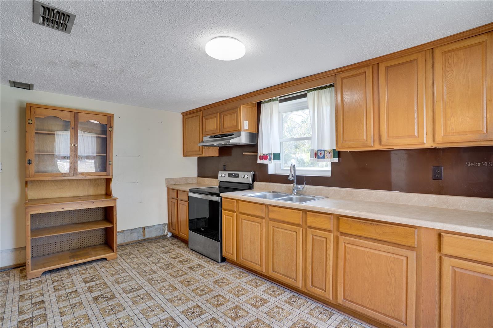 Image 10 of 32 For 701 61st Avenue Ne