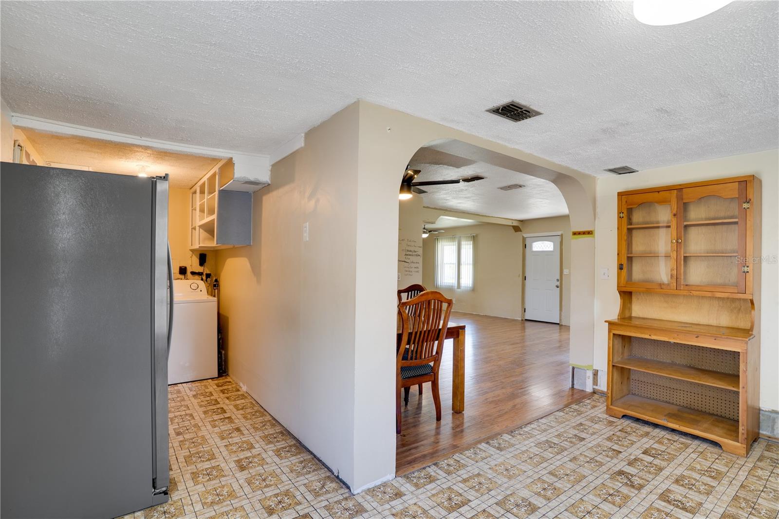 Image 11 of 32 For 701 61st Avenue Ne