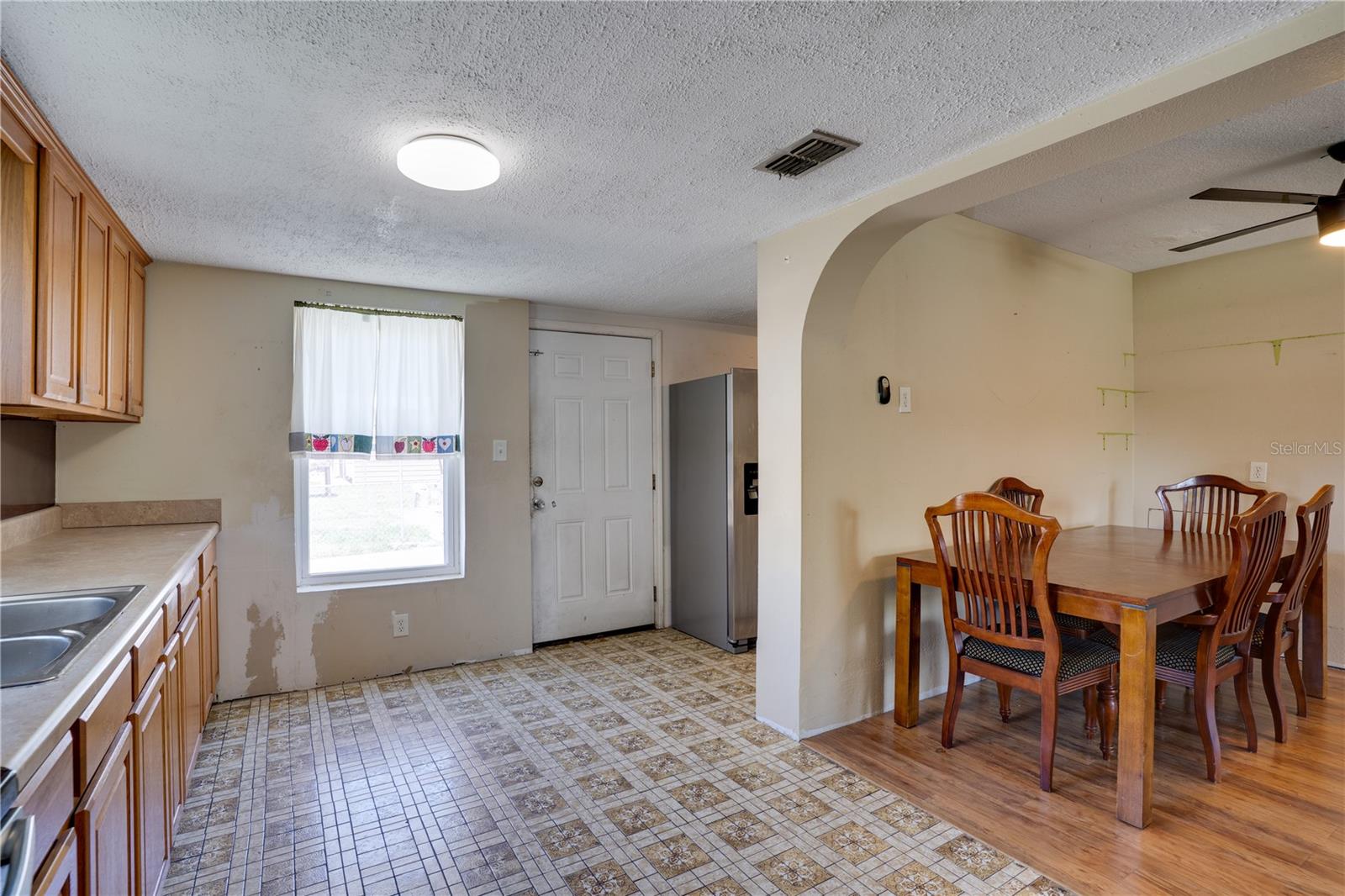 Image 12 of 32 For 701 61st Avenue Ne