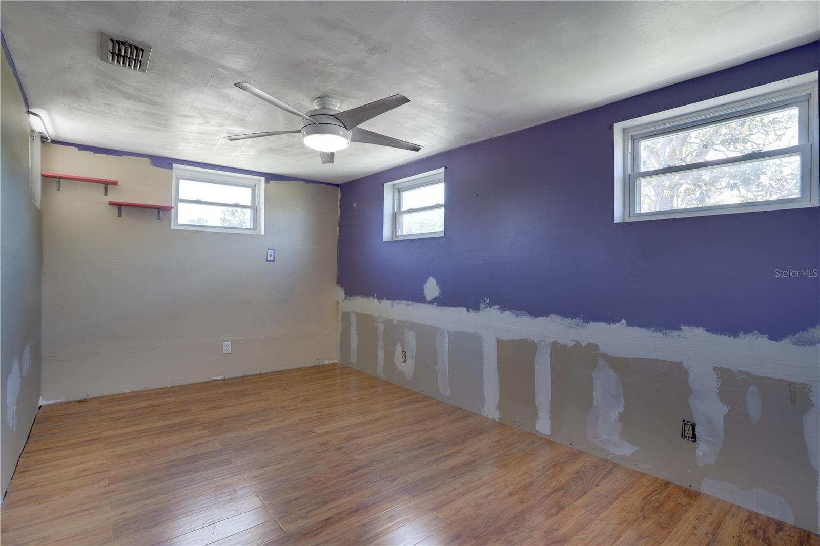 Image 14 of 32 For 701 61st Avenue Ne