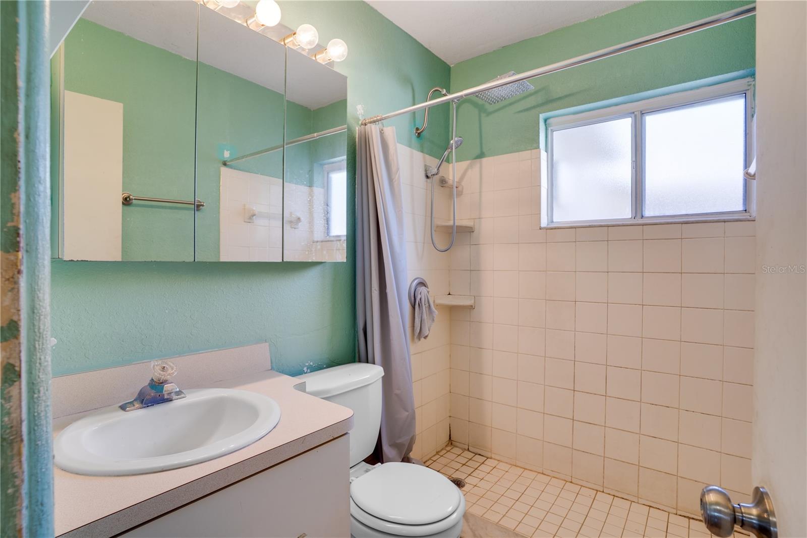 Image 18 of 32 For 701 61st Avenue Ne