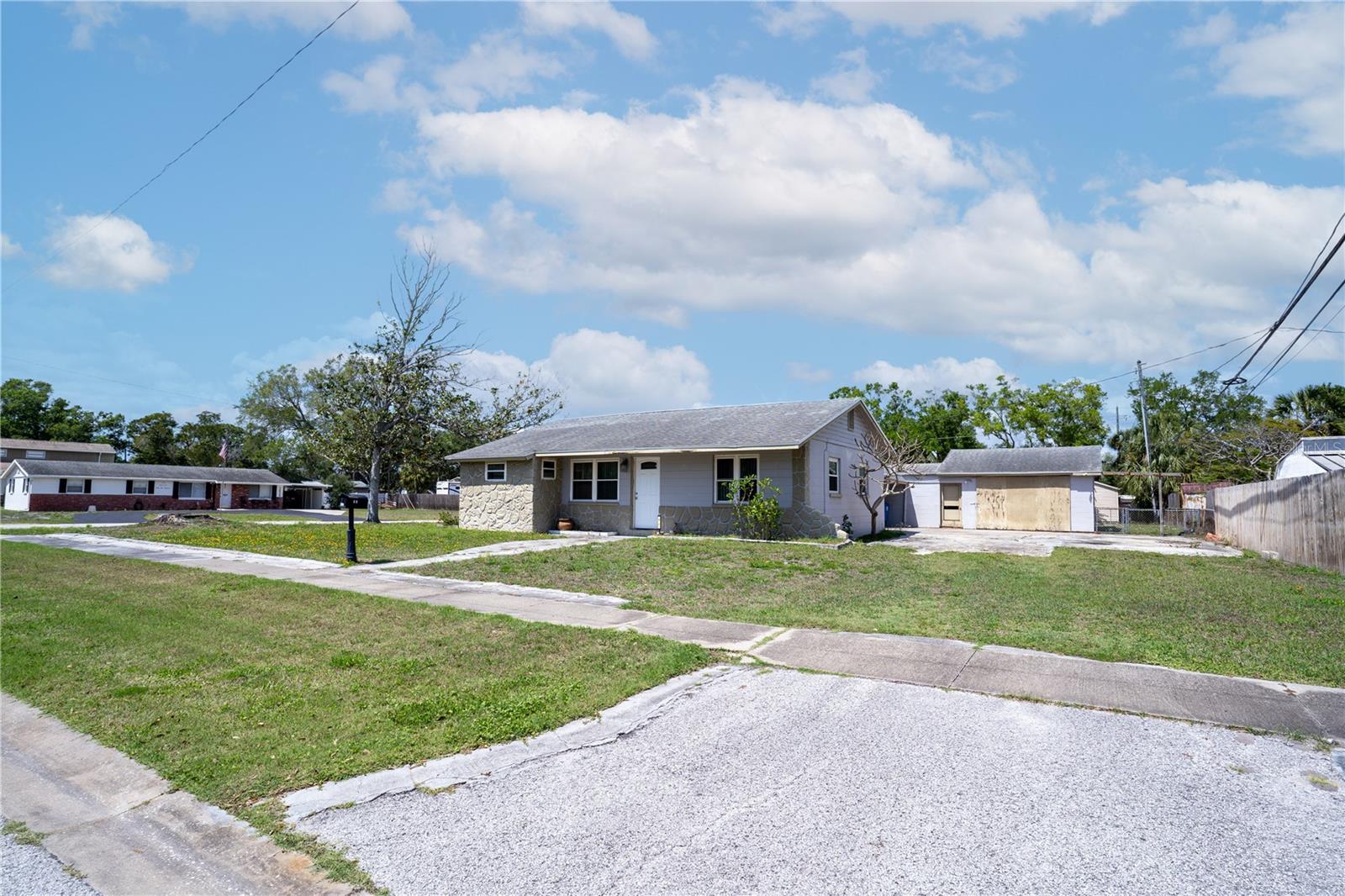 Image 2 of 32 For 701 61st Avenue Ne