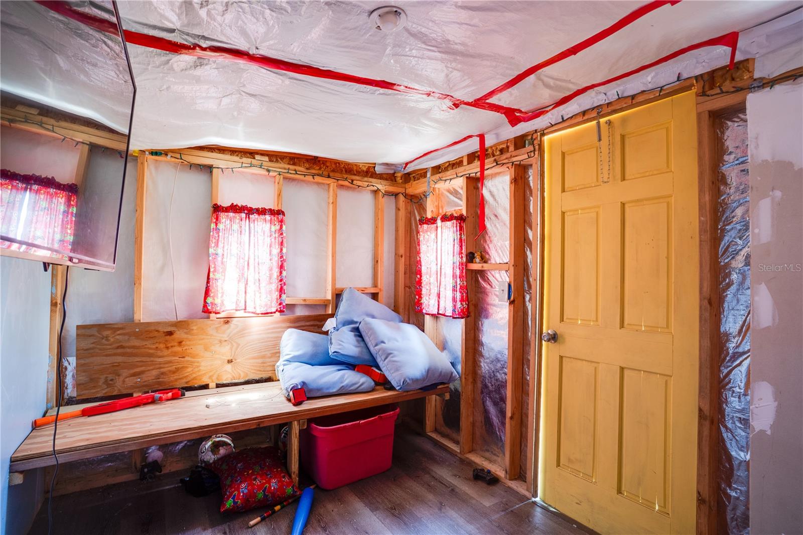 Image 27 of 32 For 701 61st Avenue Ne