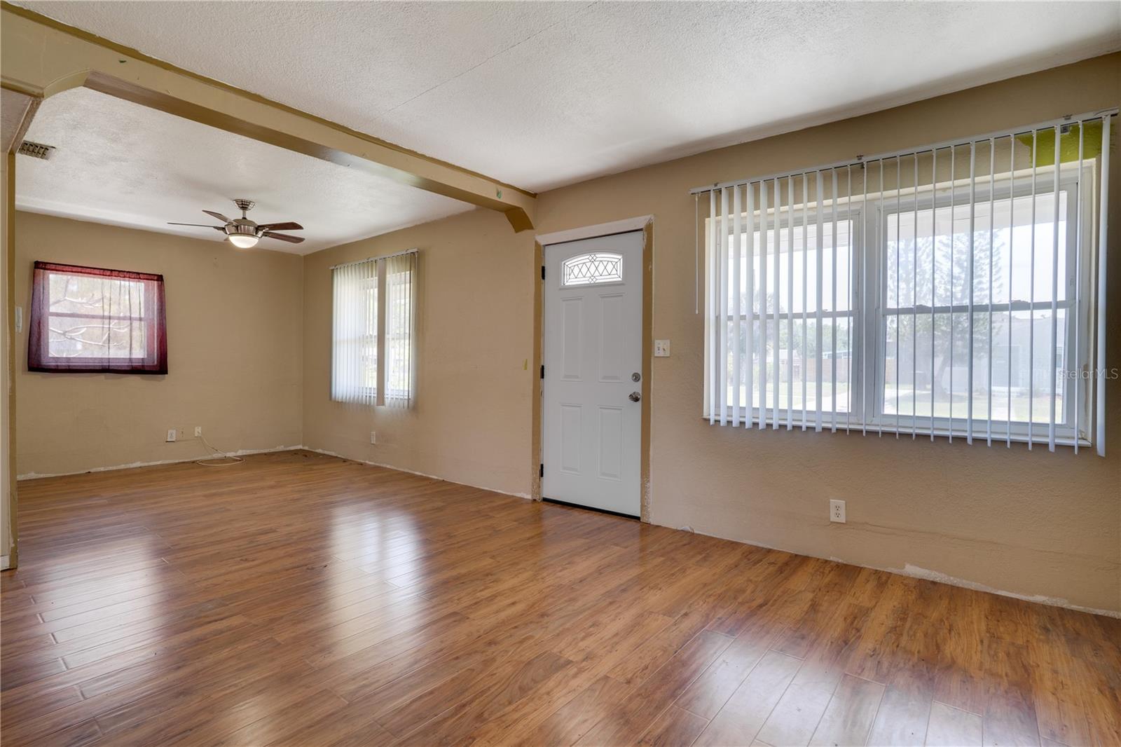 Image 4 of 32 For 701 61st Avenue Ne