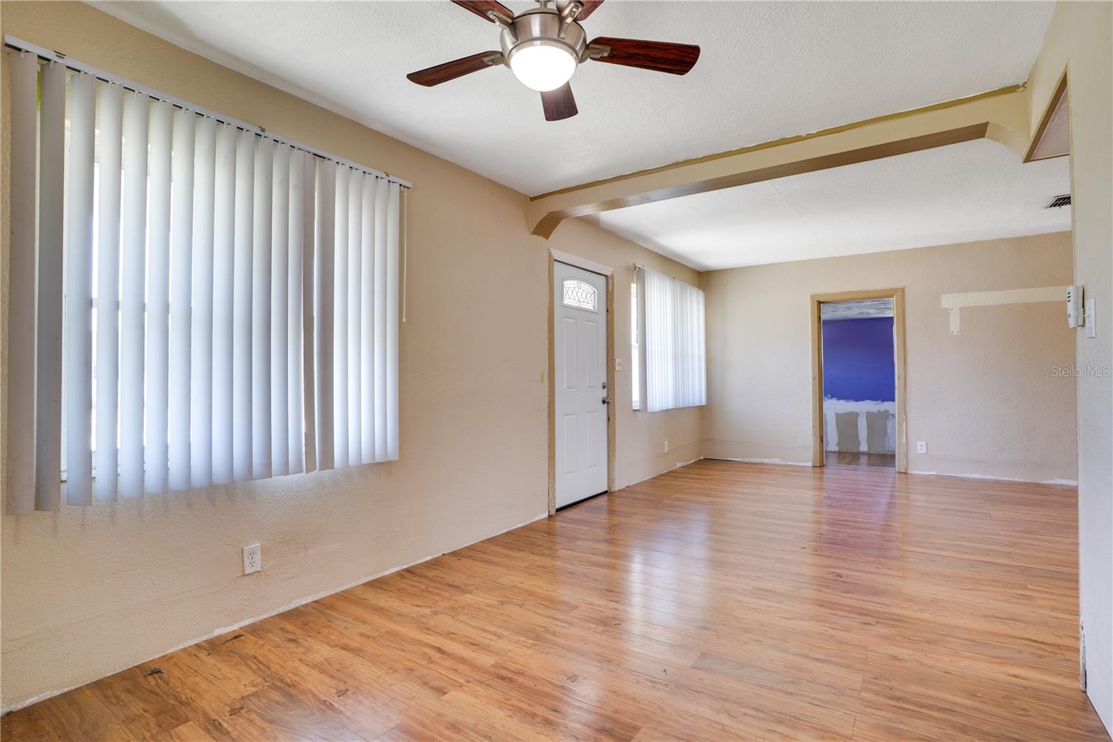 Image 6 of 32 For 701 61st Avenue Ne