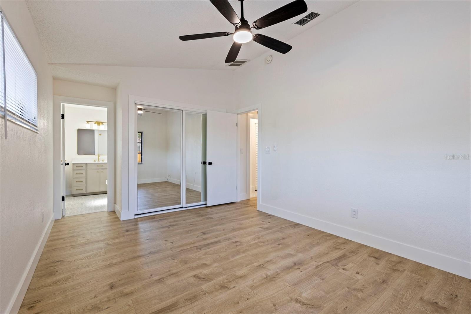 Image 15 of 33 For 6401 69th Avenue N