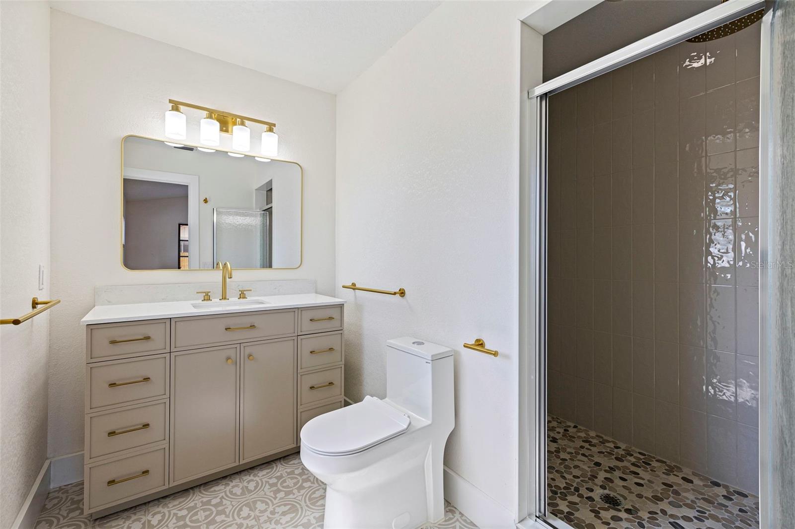 Image 16 of 33 For 6401 69th Avenue N