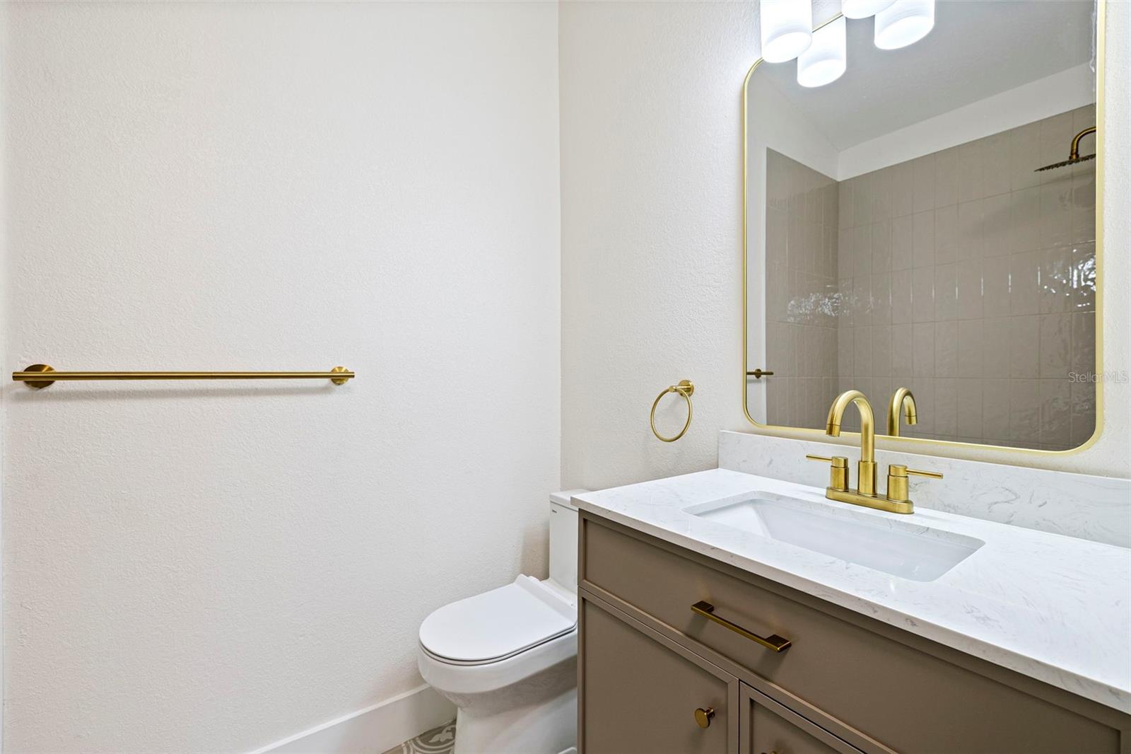 Image 20 of 33 For 6401 69th Avenue N