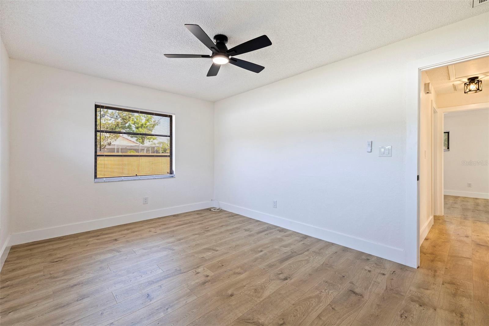 Image 22 of 33 For 6401 69th Avenue N