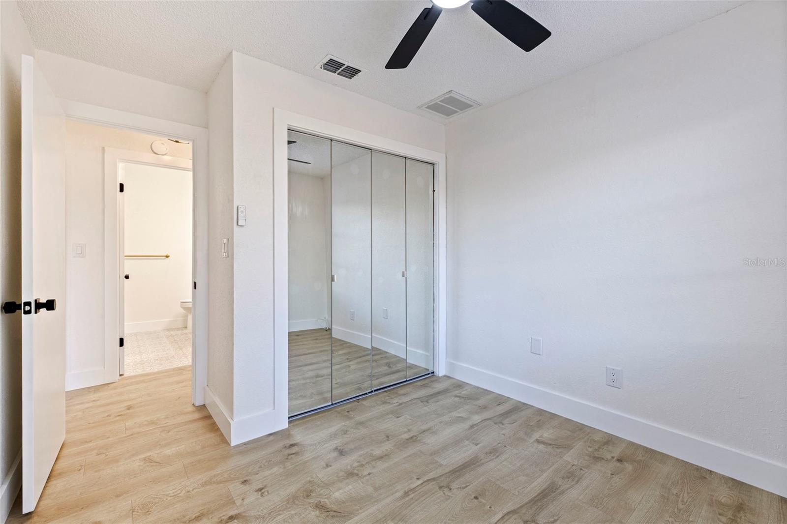 Image 25 of 33 For 6401 69th Avenue N