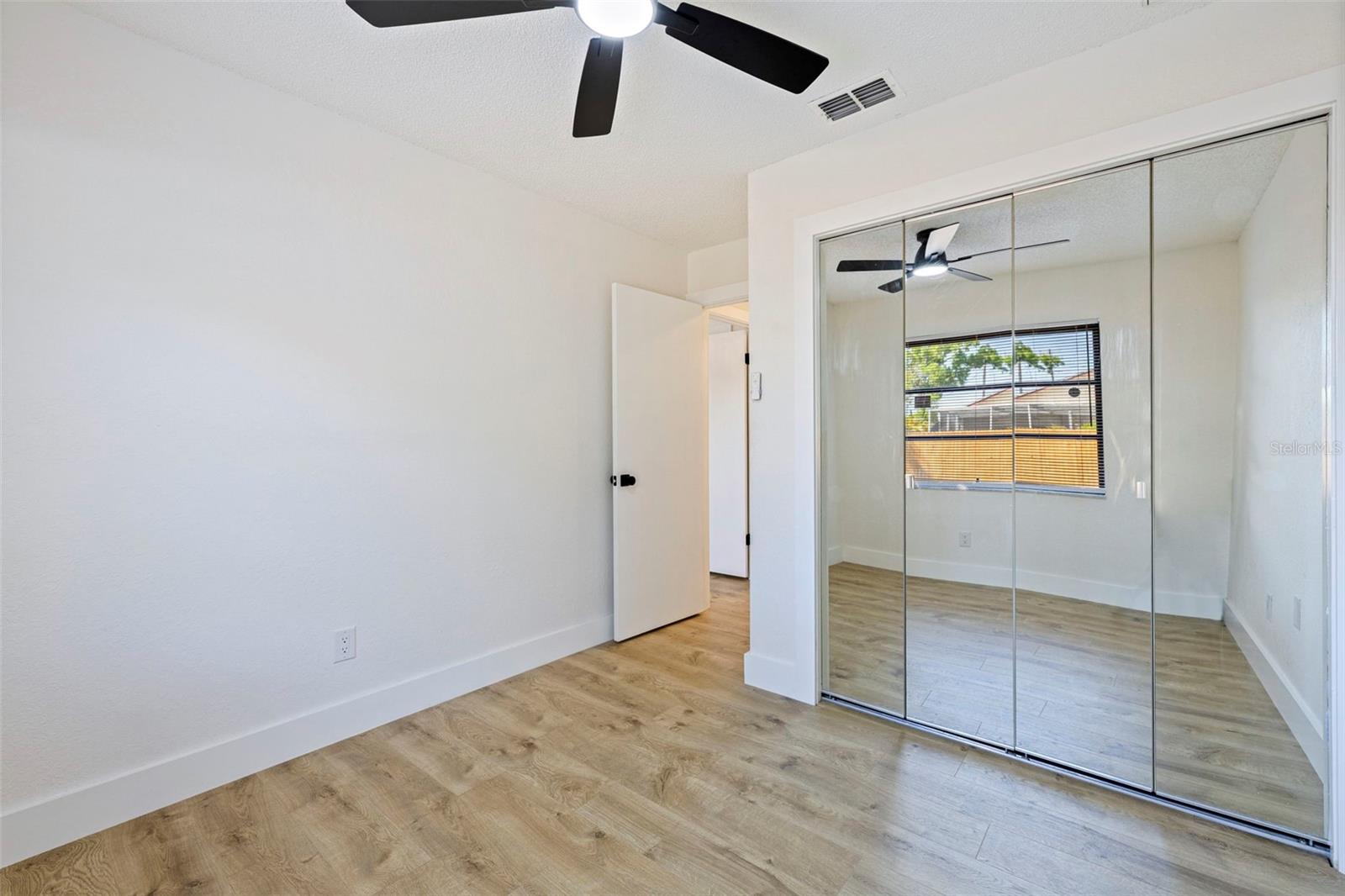 Image 26 of 33 For 6401 69th Avenue N