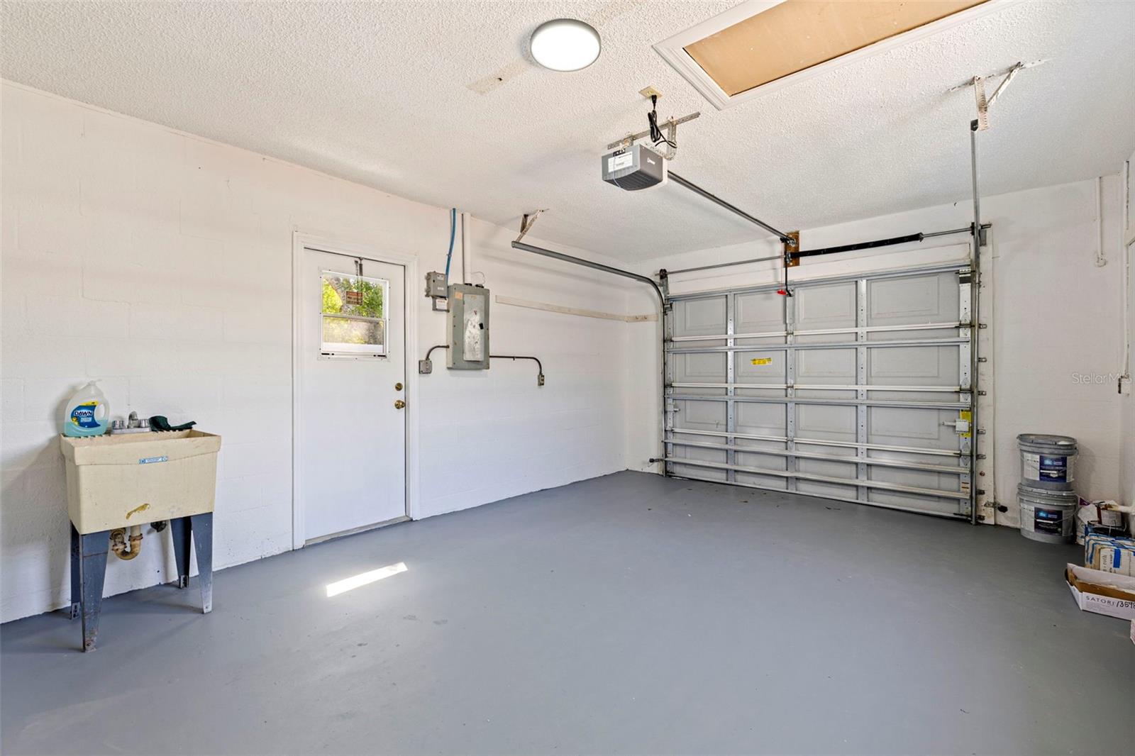 Image 27 of 33 For 6401 69th Avenue N