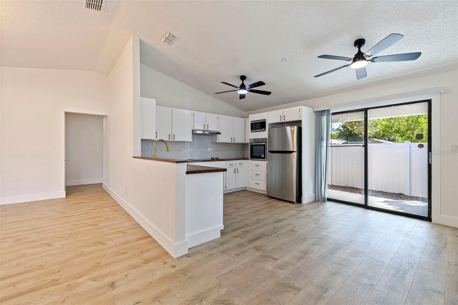 Image 3 of 33 For 6401 69th Avenue N